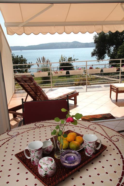 Gem Of The Sea Luxury Beach Apartment With Brand New Heating Infinity Pool Trogir Extérieur photo